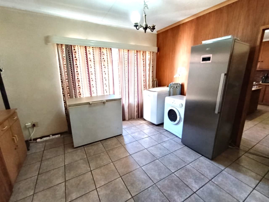 4 Bedroom Property for Sale in Langenhovenpark Free State
